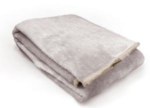 3-hrejiva-deka-seda-jednobarevna-mikroplys-deka-velvet-corteza-min-(1)