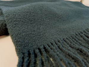 5-hrejiva-vlnena-deka-lahvove-zelena-boucle-design-acko.jpg